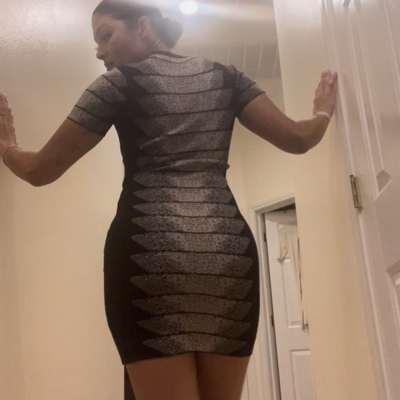 Short sleeve body on dress - Picture 4 of 11